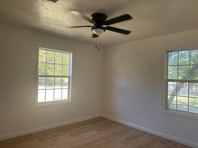 Photo - 1706 NW Baldwin Ave