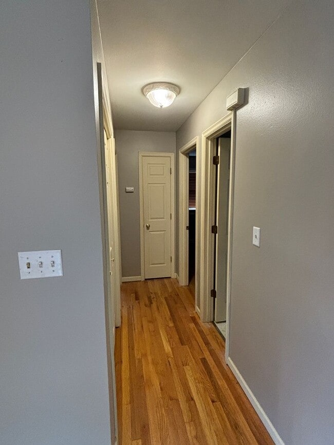 4152 Suburban Dr
