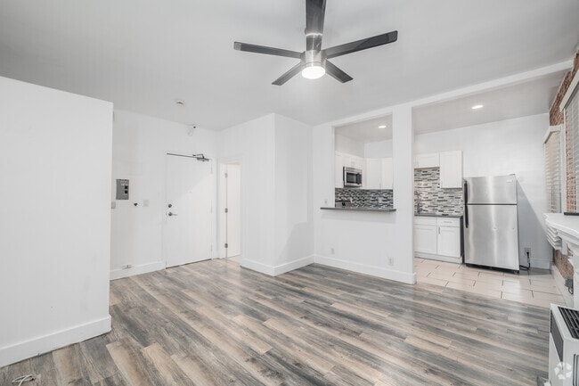 Studio - 420SF - Living Space - 307 N Rampart Blvd