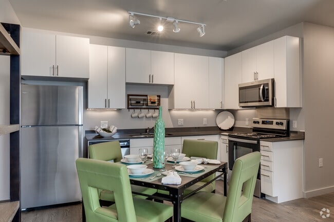 1BR, 1BA - 680SF