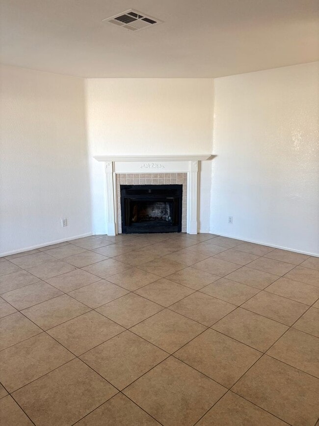 Photo - **CHARMING 2 BEDROOM/2 BATHROOM PATIO HOME IN CHANDLER (CHANDLER BLVD & COOPER)**