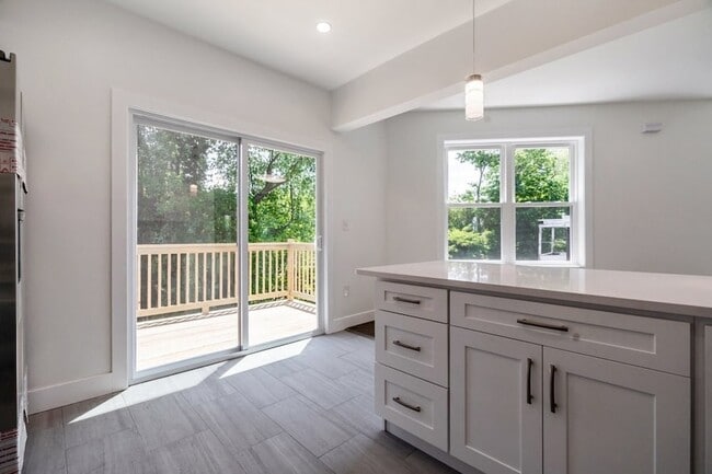 Photo - 82 Ballou Ave Unit 3