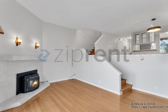 Photo - 123 Buckelew St