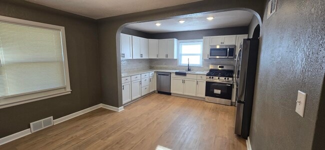 Photo - 1823 S 52nd St