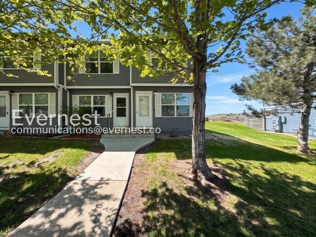 Photo - 2040 Oakcrest Cir