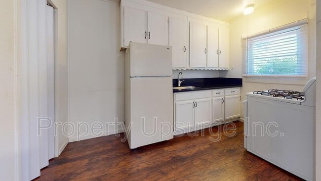 Building Photo - 630 Bird St Unit 4