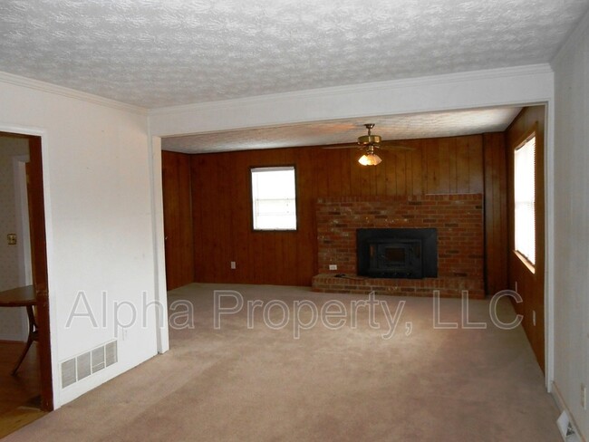 Photo - 116 Maxwell Cir