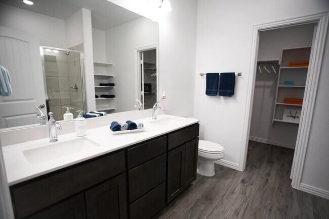 Photo - 4555 Foxton Ln