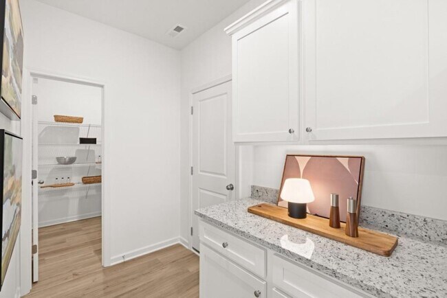 Photo - 470 Red Dragon Dr