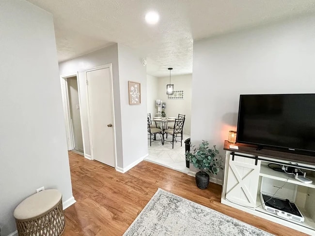 Photo - 1209 Mount Rushmore Way