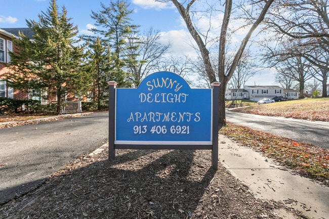 Photo - 8327 Lowell Ave
