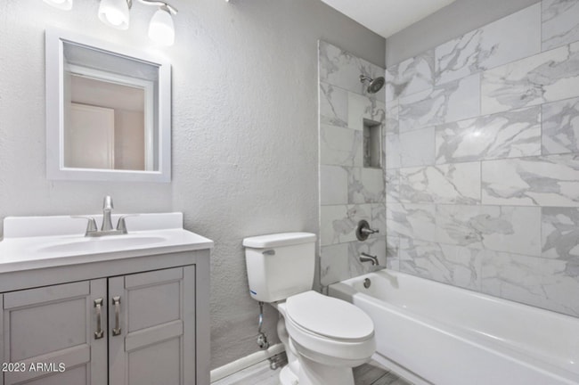 Photo - 4443 E Wood St