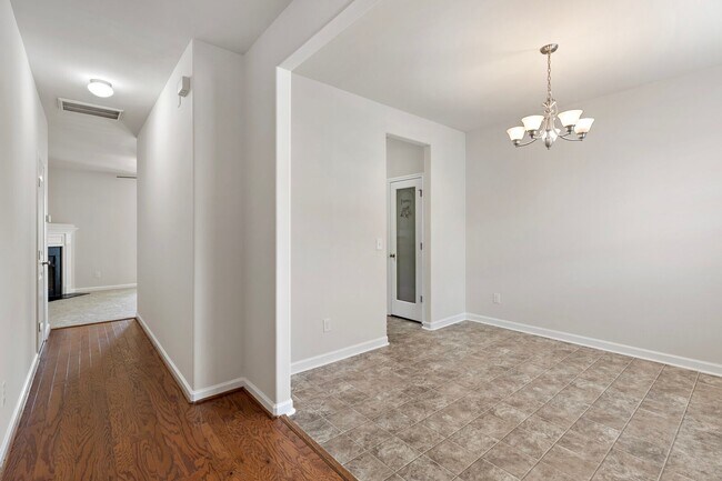 3240 Warm Springs Ln