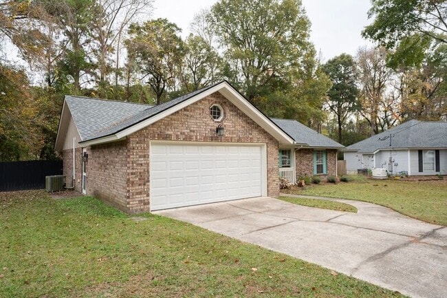 Photo - 428 Floyd Cir