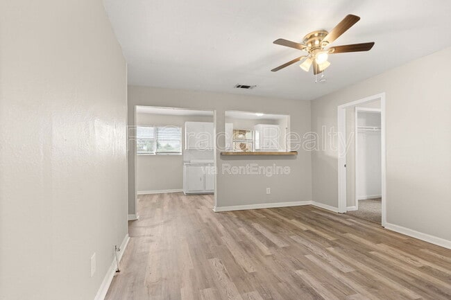 Building Photo - 4404 Pecan Ln
