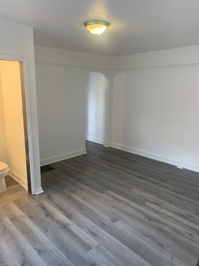 Photo - 525 Sunnyside Ave