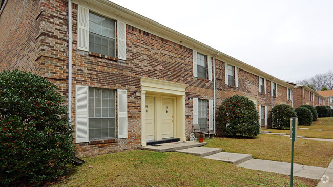 Building Photo - Vines at Williamsburg Rental