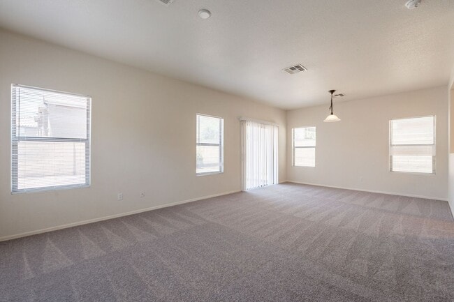 Photo - Great Location, 4 Bedrooms in Peoria!