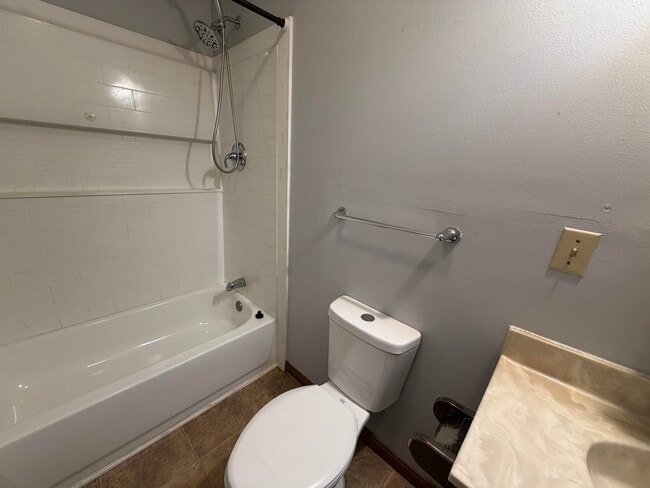 Photo - 608 Seminary-W