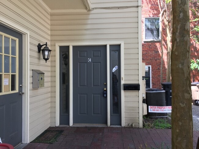 Photo - Pensacola - Downtown - 2 bedroom, 2 bathroom - water and sewer included