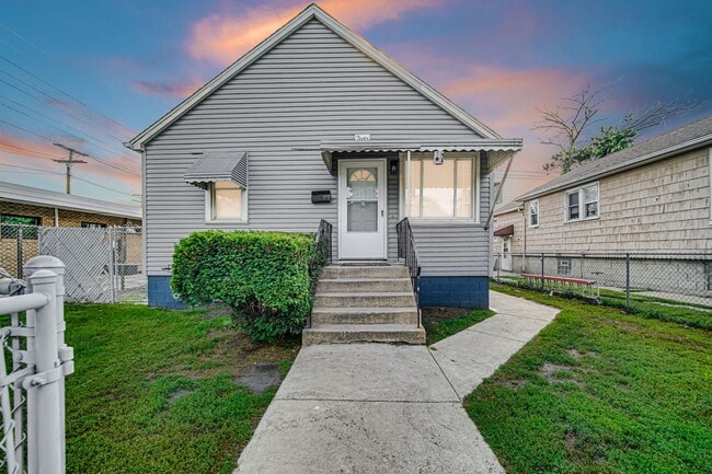 Photo - 2 Bedroom 1 Bathroom House for Rent!