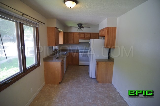 Photo - 1625 27th St NW