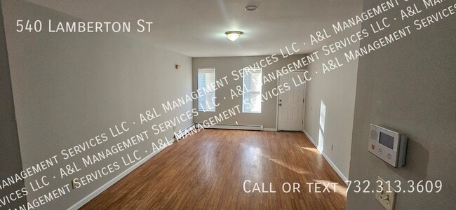 Building Photo - 540 Lamberton St