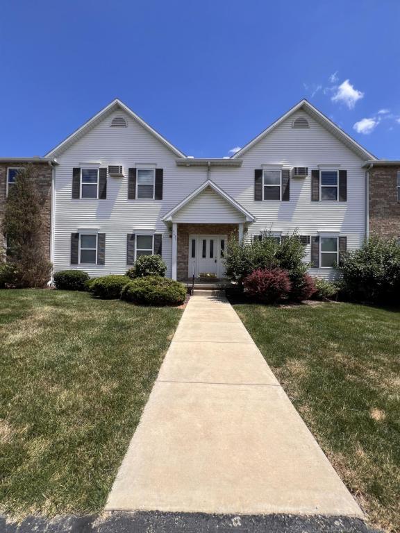 Building Photo - 3635 Indian Run Dr Unit 2
