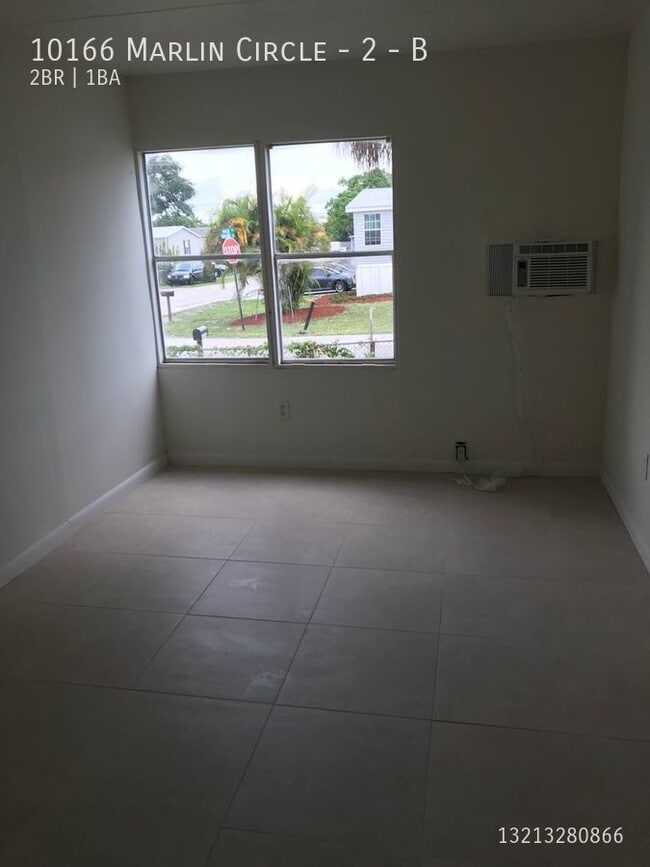 Photo - 10166 Marlin Cir Unidad B