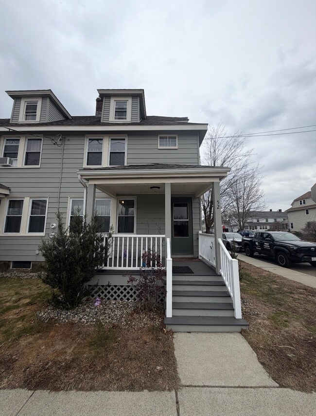 Building Photo - 52 Everett St