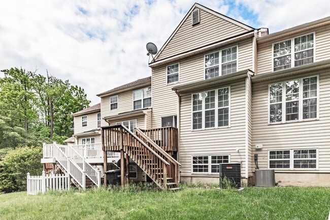 Photo - North Pointe 3 bedroom, 2.5 bath interior townhome