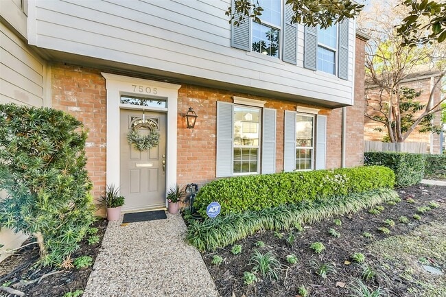 Photo - 7505 Brompton St Unit 7505