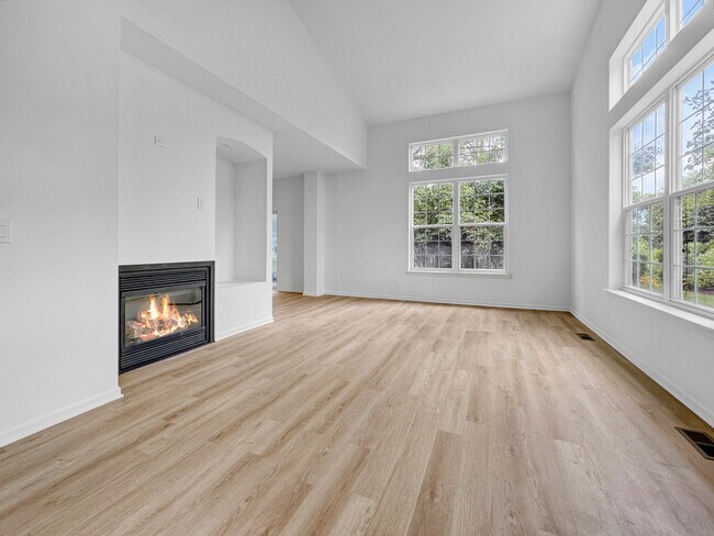 Photo - 1089 Ellsworth Dr