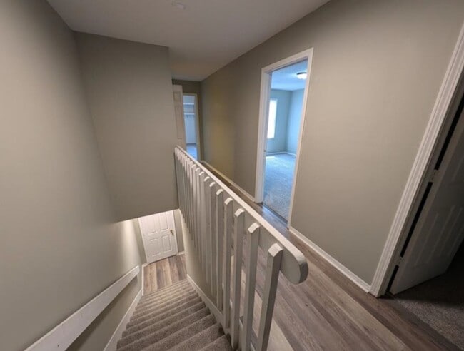 Building Photo - Canterbury Townhomes