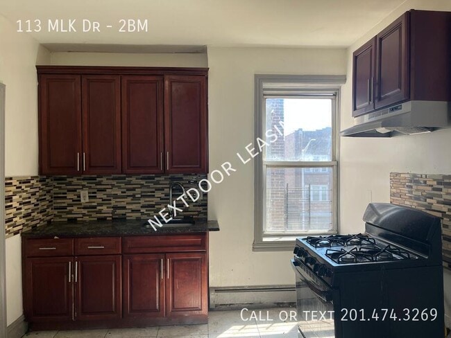 Building Photo - 113 M.L.K. Drive Unit 2BM