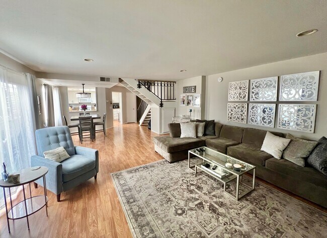 Living Room - 11953 Goshen Ave Unidad 4