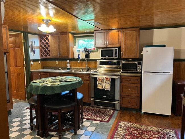 Photo - 739 S Alexander Ave Unit Fully Furnished Lower Level