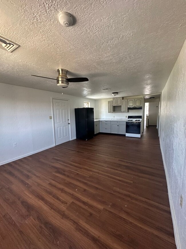 Photo - 717 E Clarke Ave Unidad 2nd Floor