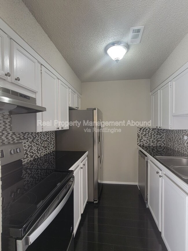 Photo - 6724 S Lewis Ave Unidad 1304