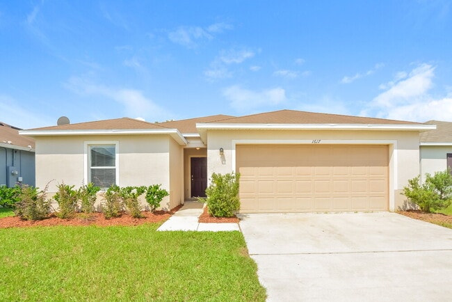 Building Photo - 1617 Strathmore Cir Rental