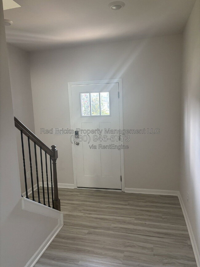 Photo - 1838 Vanderlyn St