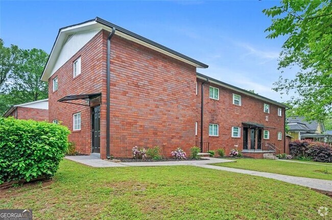 Building Photo - 1060 Oak St SW Rental