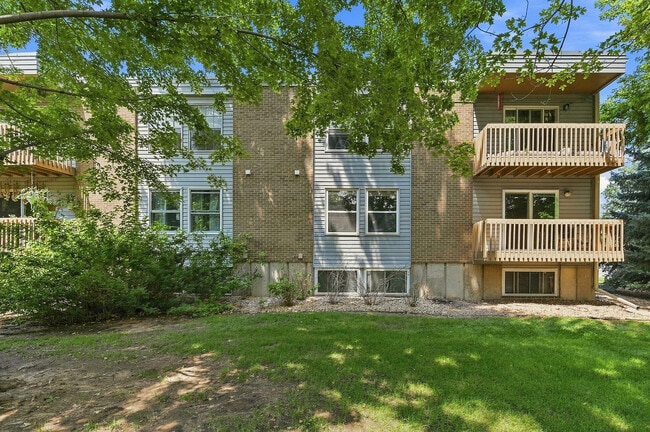 1612 Cottonwood Dr