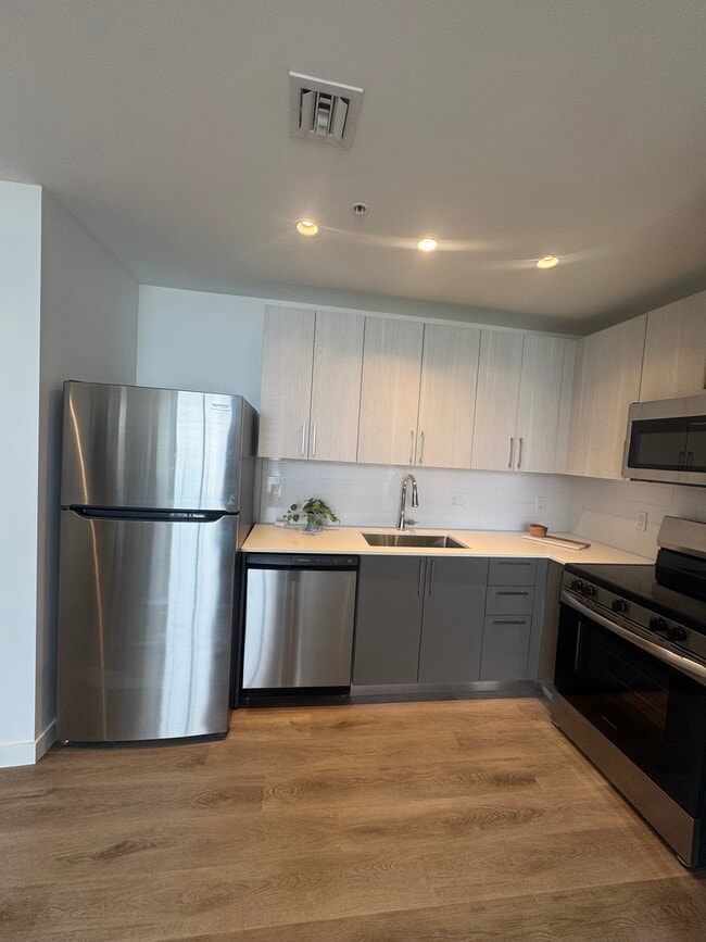 Photo - 253 NE 2nd St Unidad 2259