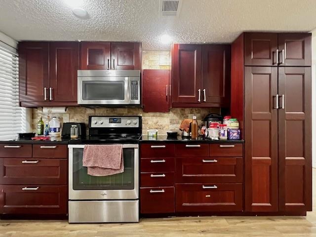 698 Serramonte Dr