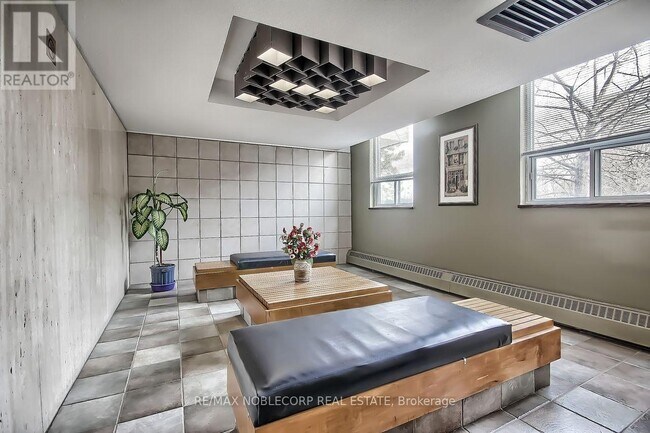 Photo - 19 Four Winds Dr Unit 810