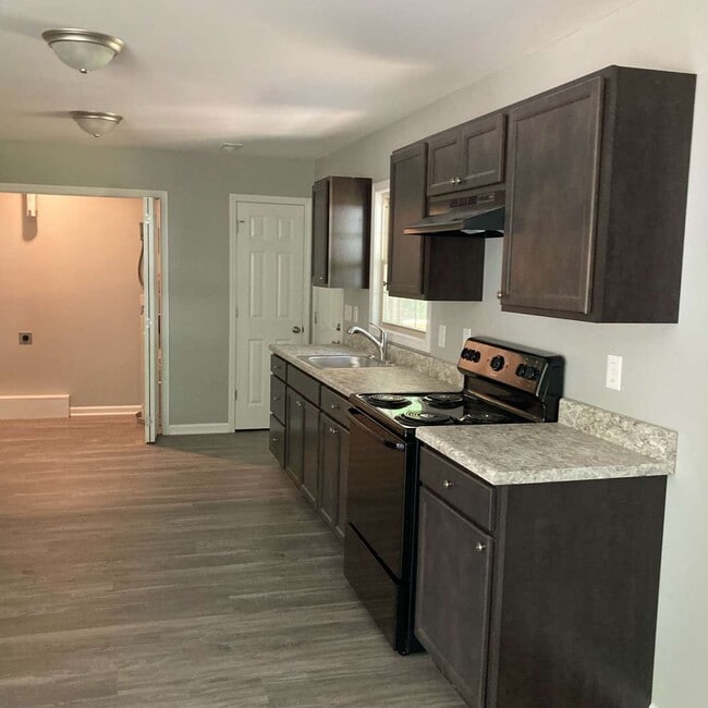 Photo - 511 E Parkview Dr