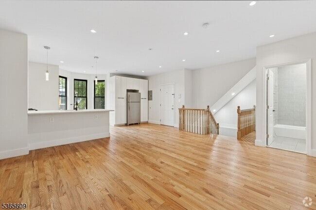 Building Photo - 86 Prospect St Unit 1 Rental