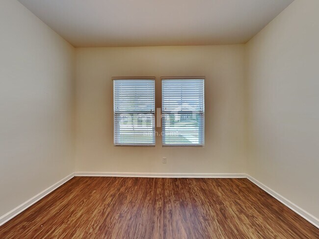 Photo - 212 Dogwood Cir