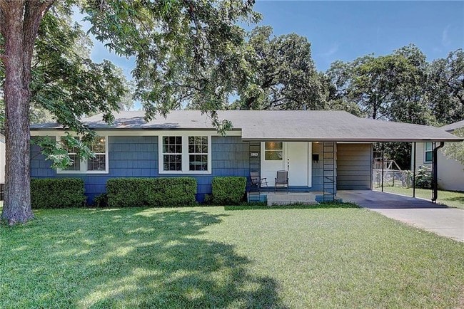 Photo - 1803 Romeria Dr